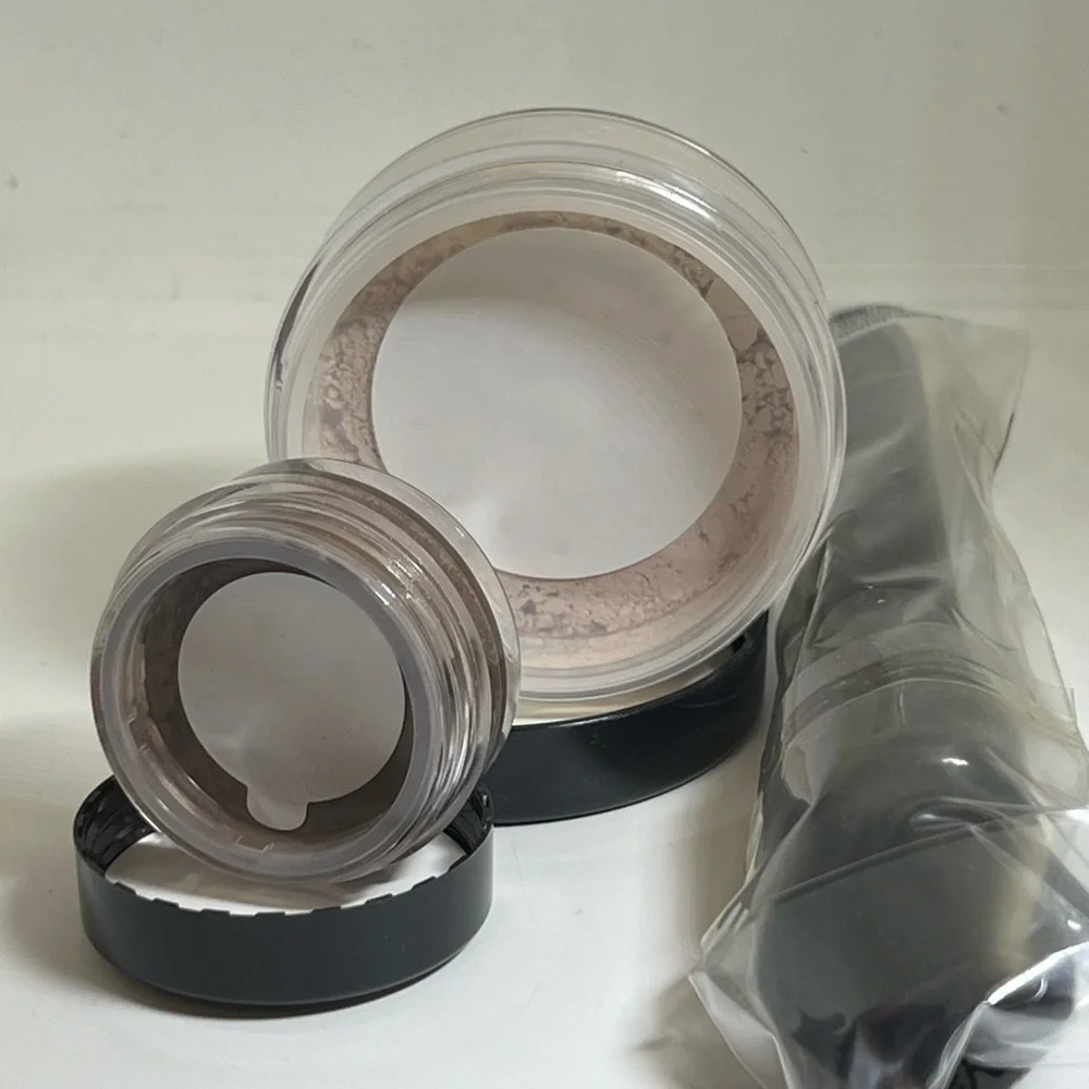 Young‎ Living SAVVY MINERALS Diamond Dust Foundation Brush Determined Eye Shadow